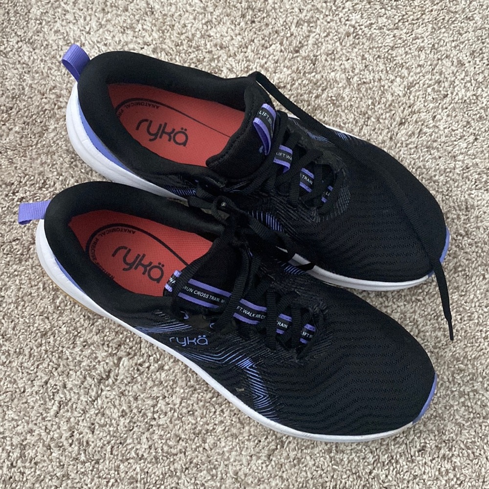 Rykä black white and purple cross training sneakers - size 9!